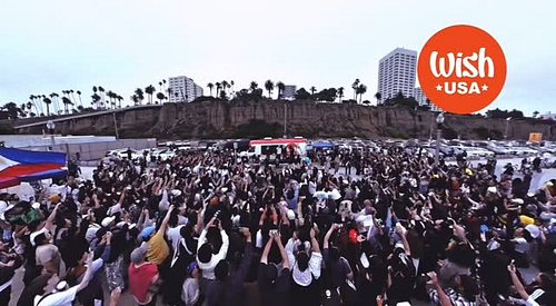 Wow, over 500 passionate fans packed Santa Monica Beach for the thrilling peak of Wish Bus USA’s Stop Over Session with SB19!...