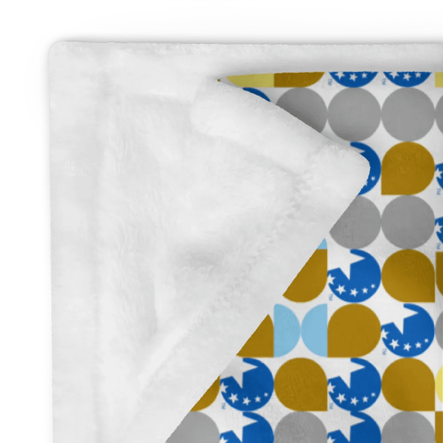 Soft, fuzzy Hypoallergenic Throw Blanket product image (12)