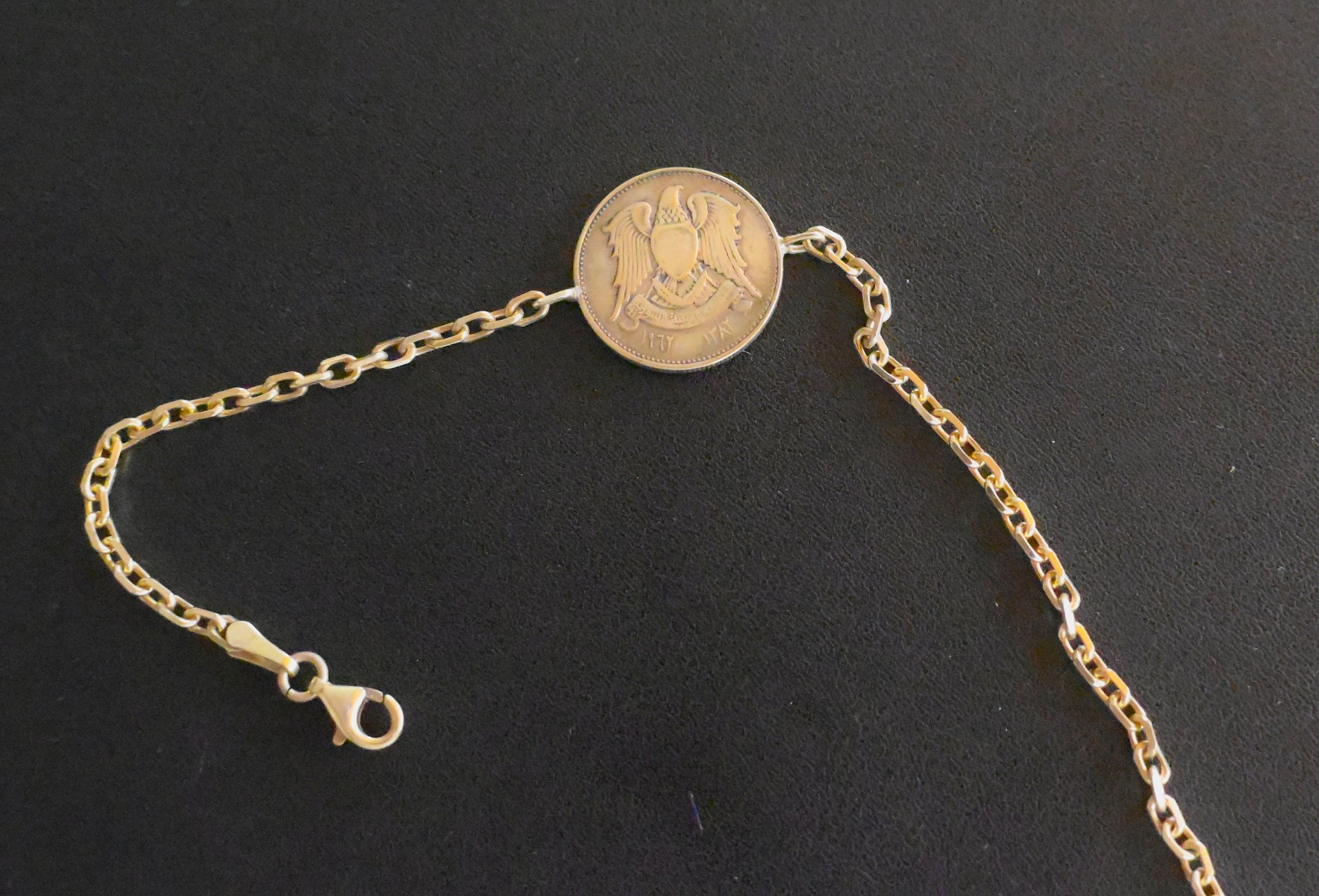 اسوارة النسر السوري والعلم ثلاثي النجوم product image (2)