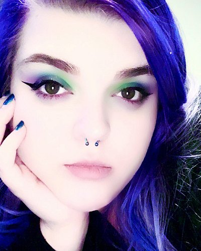 *insert vague song lyrics here* #makeup