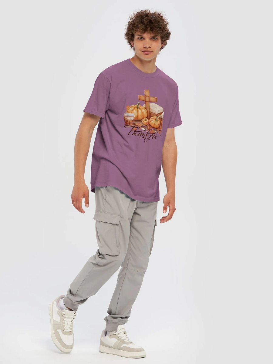 Fall in Love with Jesus Comfort Tee product image (90)