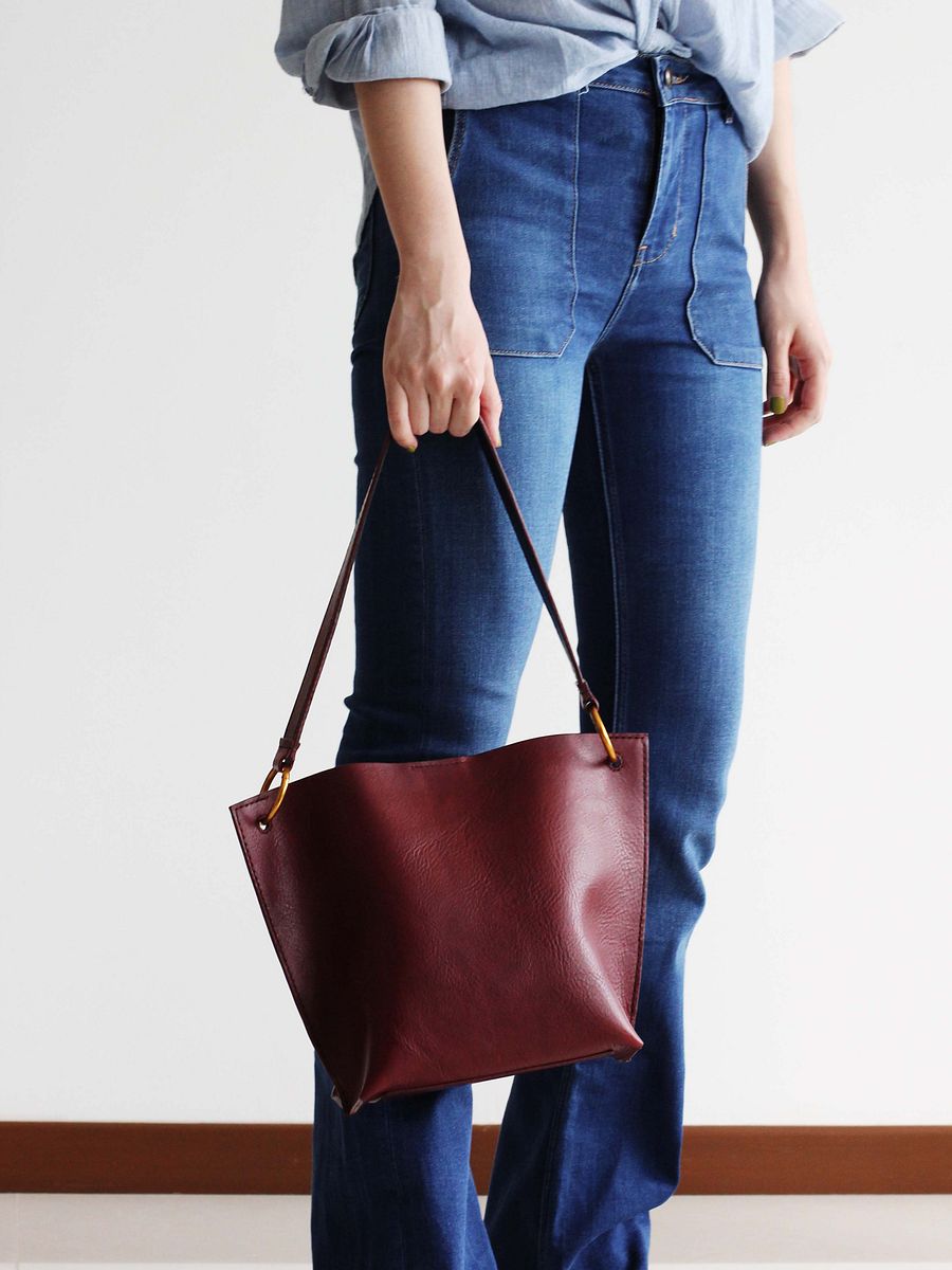 Vegetable Tanned Leather Shoulder Bag product image (9)