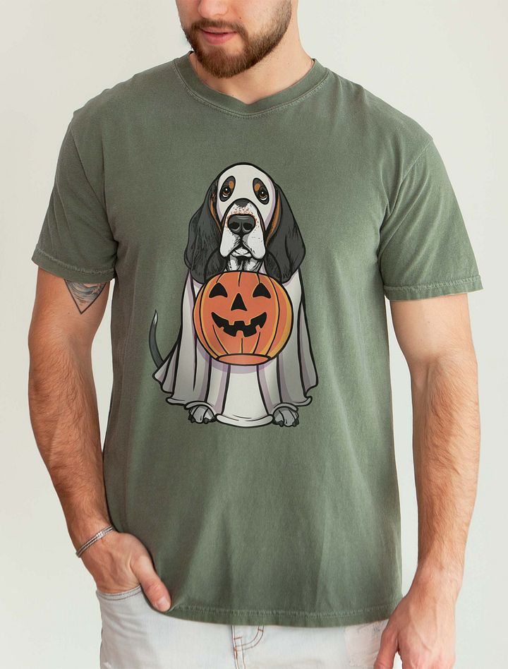 Funny Halloween Basset Hound(Tricolor) T-Shirt | Funny Basset Hound Wearing a Ghost Costume and Holding a Pumpkin Basket product image (5)