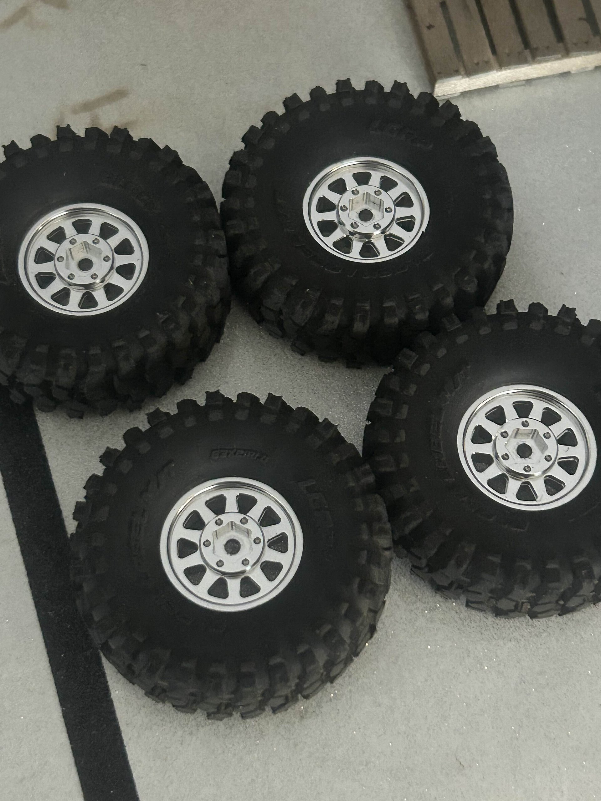 Robskii wheels / LGRP tires product image (3)