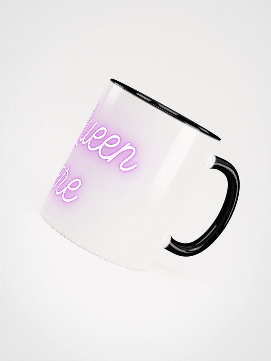 The queen is here mug product image (4)