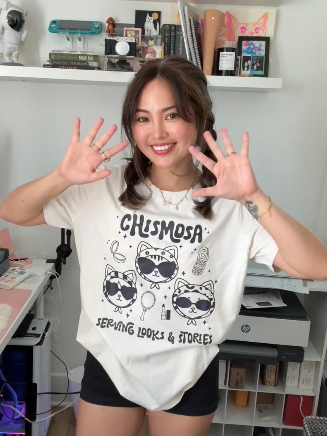 Chismosa Women's Relaxed T-Shirt product image (3)