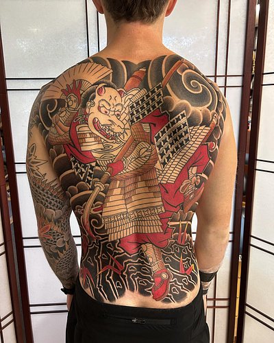 (IN PROGRESS) @colemanmfleisher was an absolute warrior this week. He sat three full days to start the shading on his back. I...