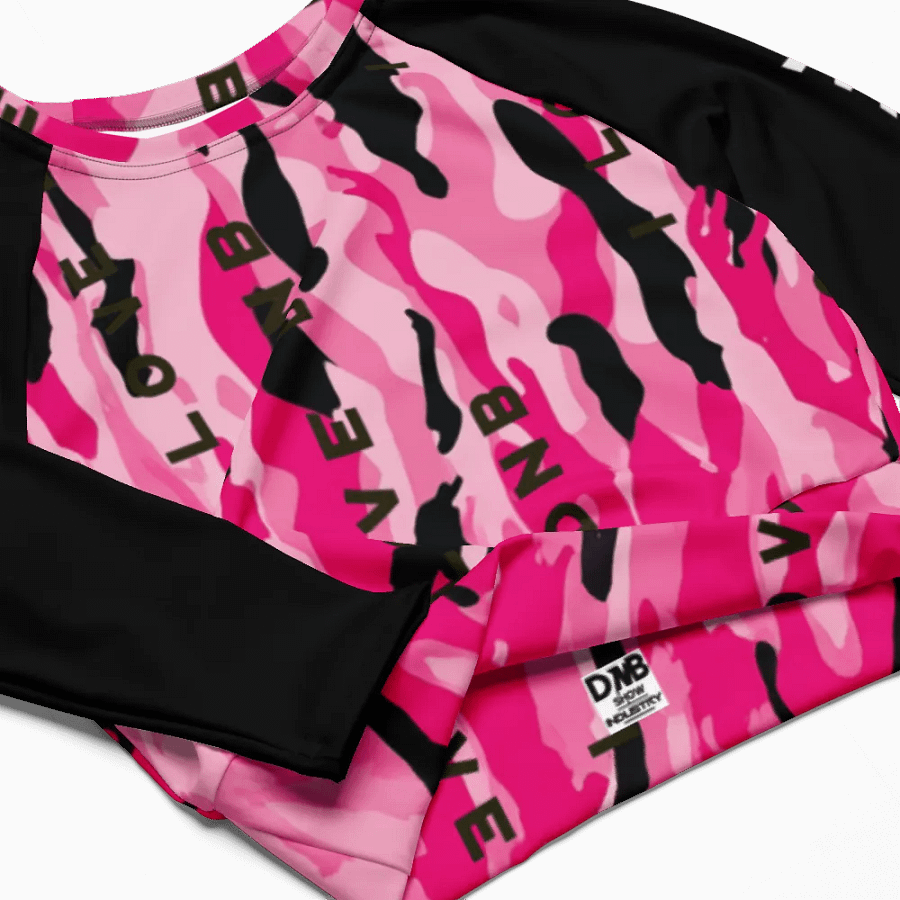 'I LOVE DNB' Pink Camo Crop Top product image (8)