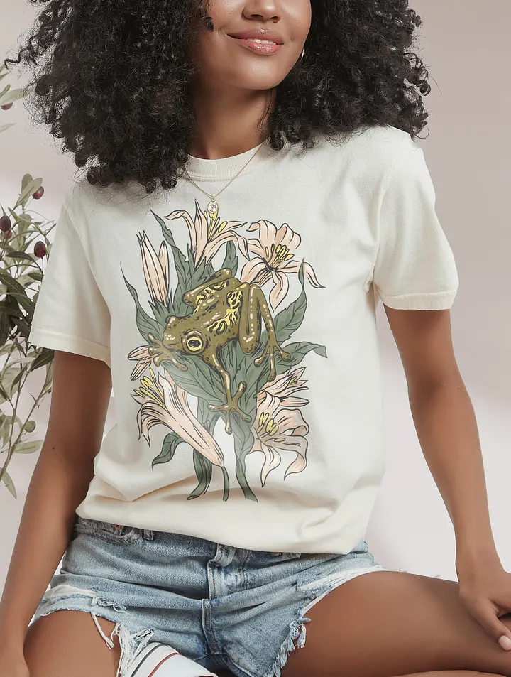 Goblincore and Cottagecore Shirts for Frog Lovers | Forest Frog on some Water Lilies Botanicals T-Shirt product image (10)