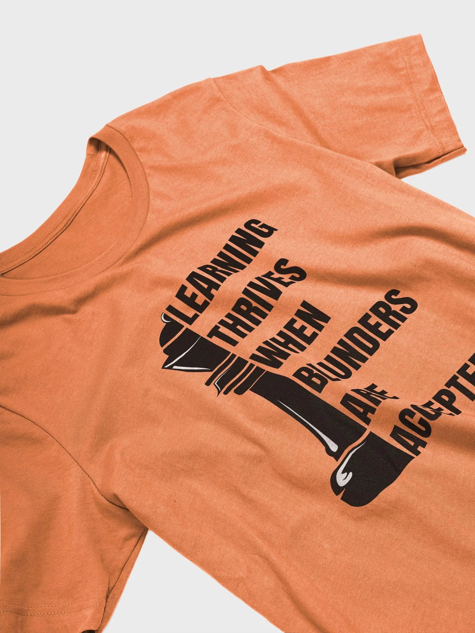 Queen Blunder Canvas Tee product image (24)