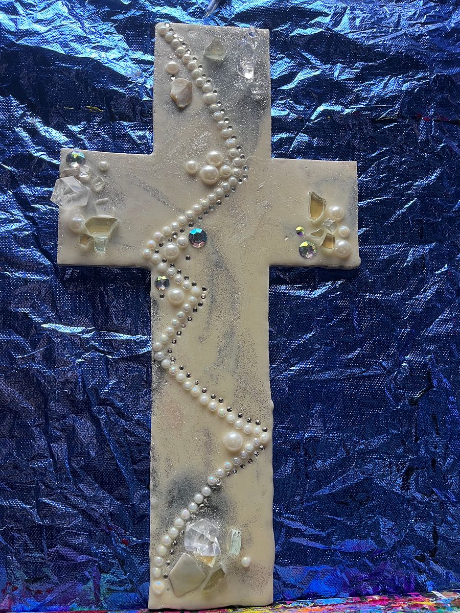 RESIN WALL CROSS product image (3)