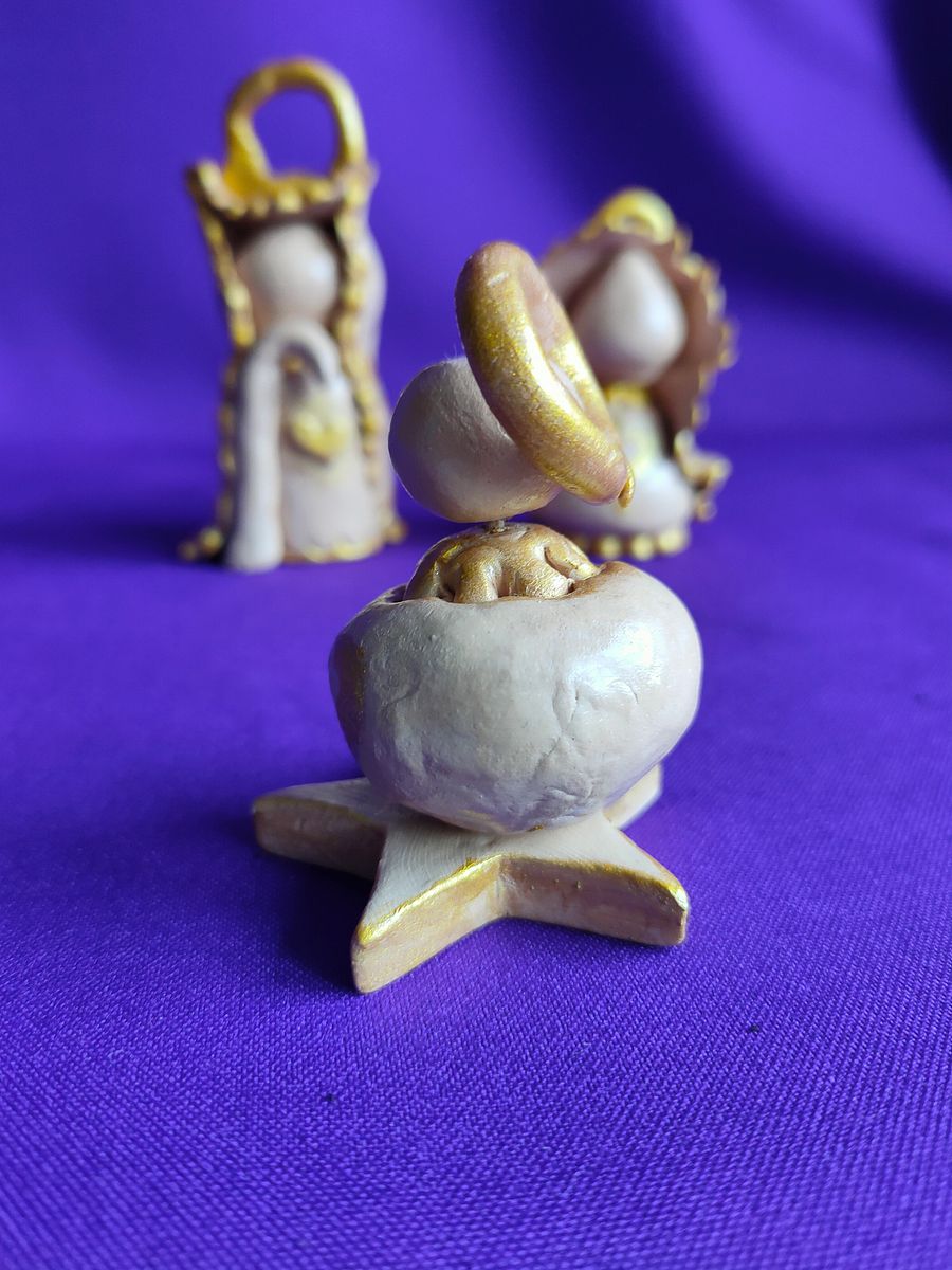 Conjunto presépio dourado de 3 peças, feita à mão, Sagrada Família elegante, decoração de Natal product image (4)