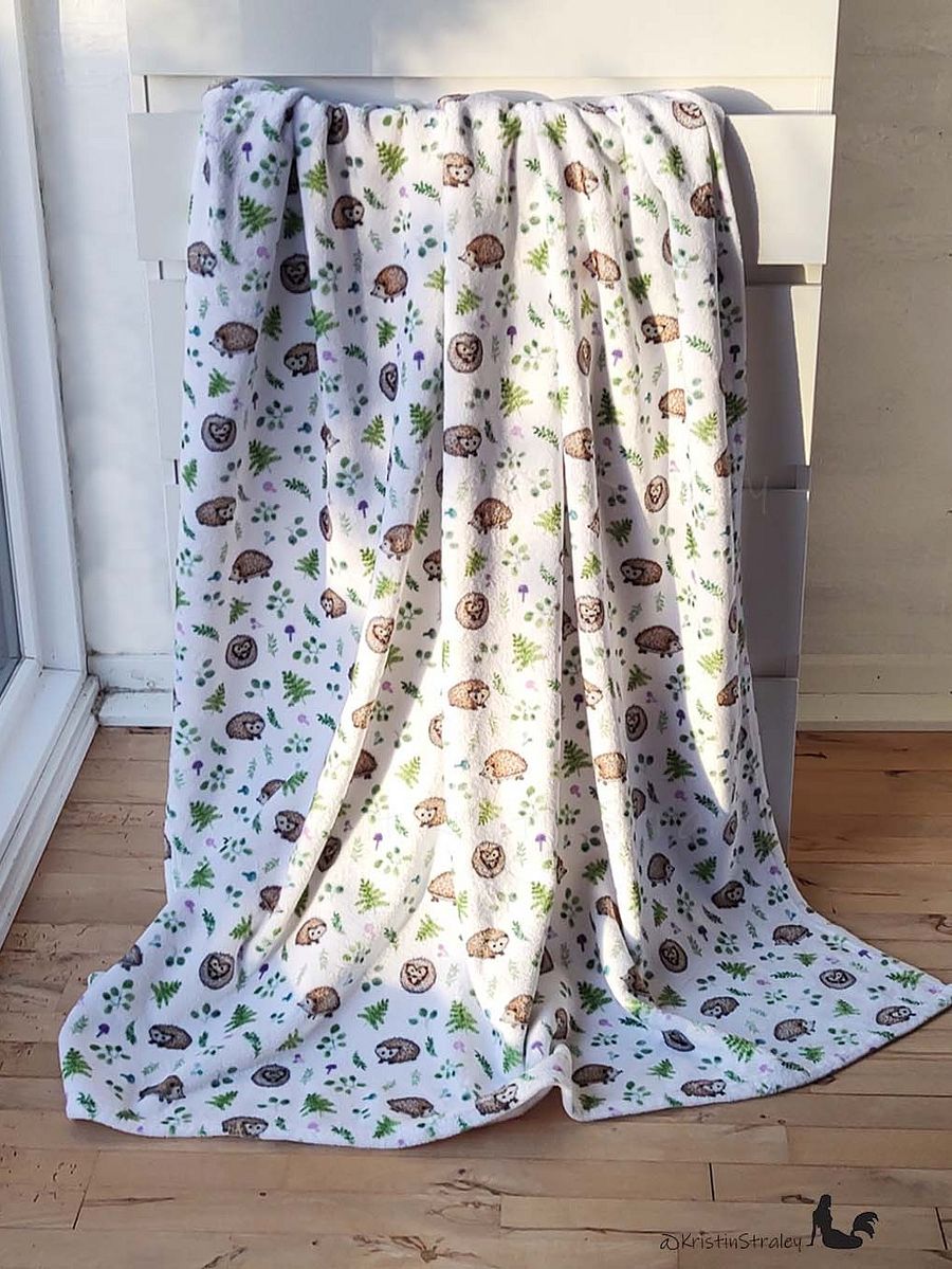 Hedgehogs with Ferns & Mushrooms Fleece Blanket product image (4)