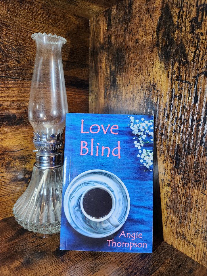 Love Blind (Paperback, Mini-Book) product image (2)