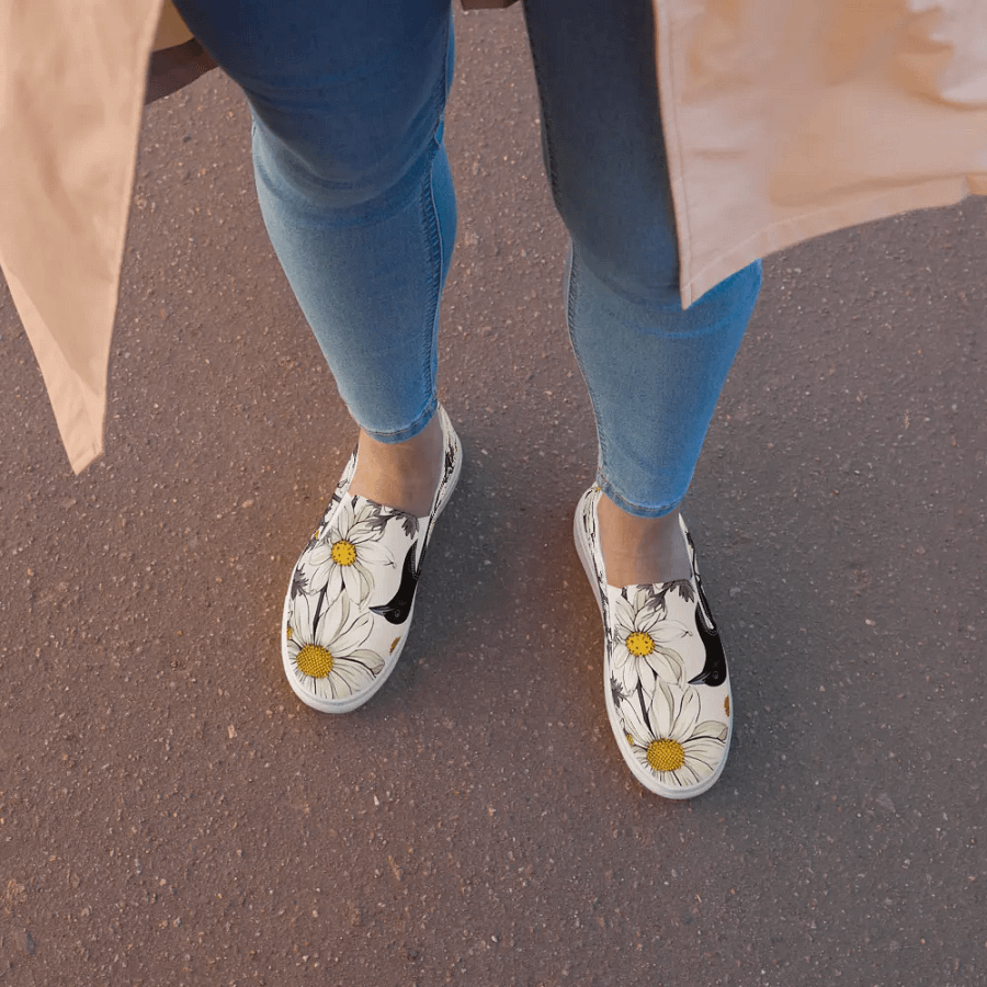 Women's Slip-On Canvas Shoes 🌼 Lovely Wildflower and Black Bird product image (2)