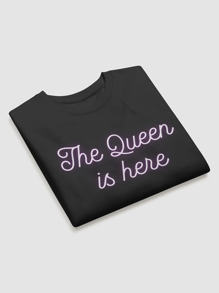 The queen is here sweater product image (22)