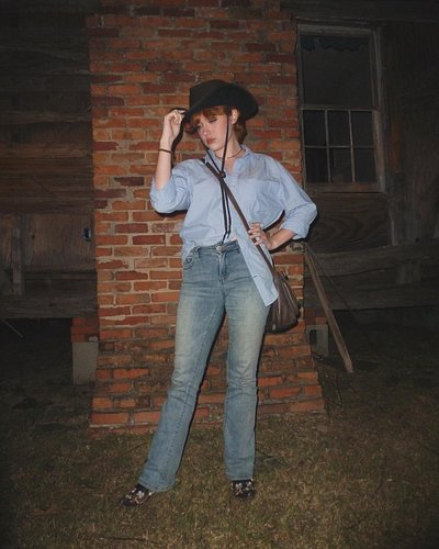 Five thousand dollars? For me??
…
Can I turn myself in?

Happy Halloween <3
☆
#halloween #halloweencostume #rdr #rdr2 #reddea...