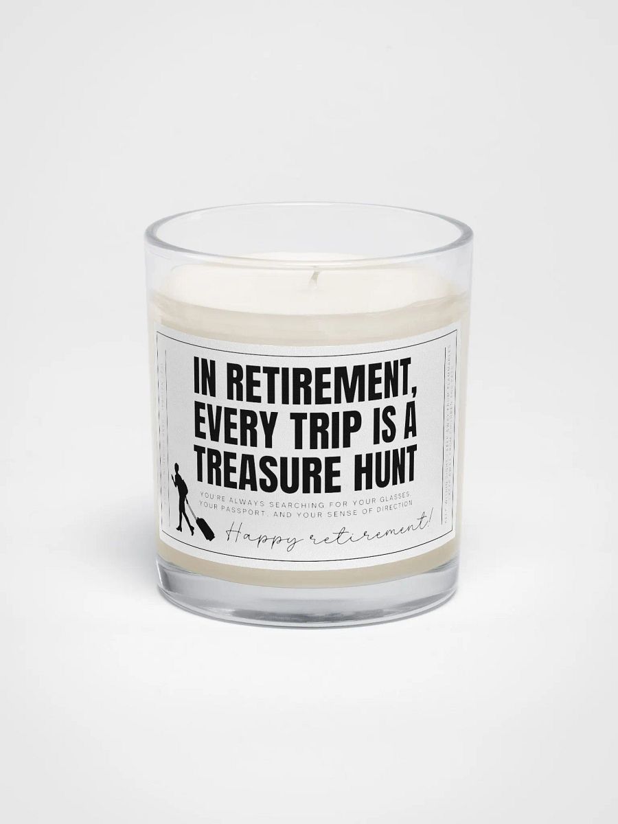 Funny retirement gift for a colleague who loves traveling - Soy wax vegan candle product image (2)