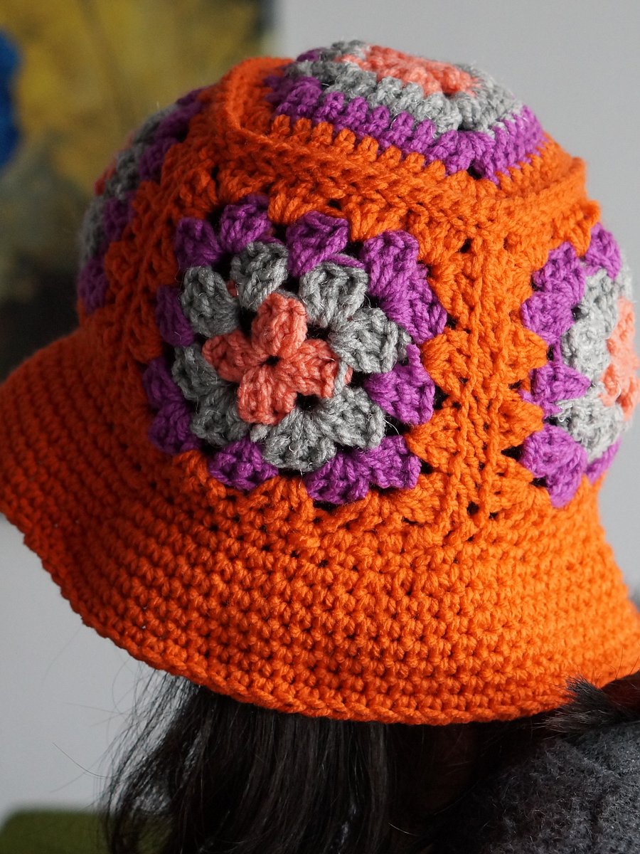 Granny square bucket hat pdf pattern product image (1)