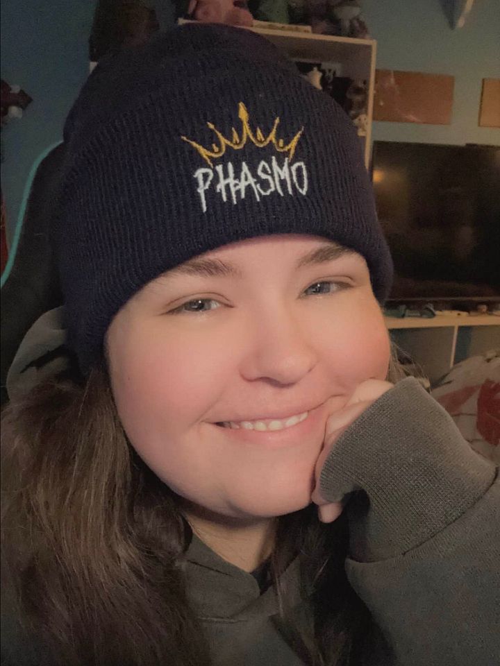 Phasmo Royalty Gold Crown - Beanie product image (1)