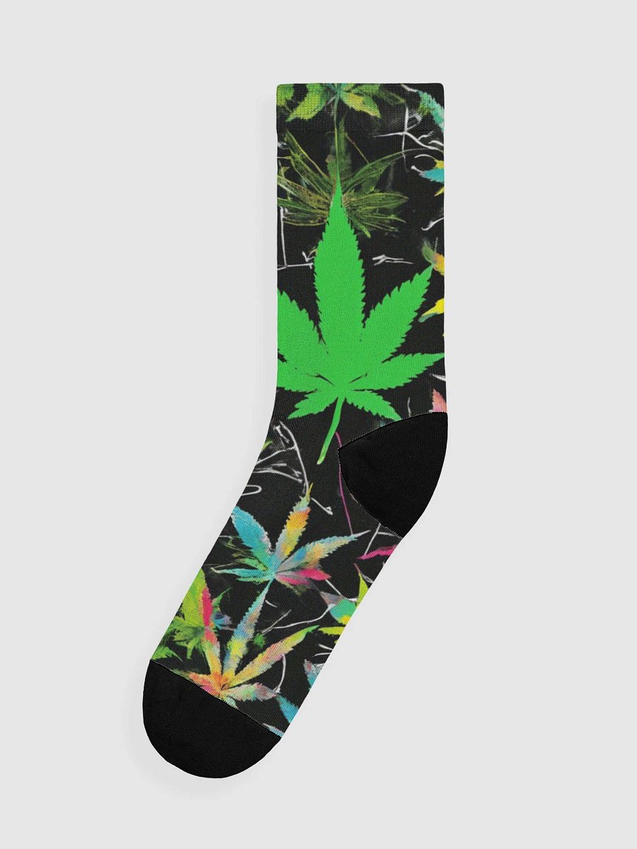 TRIPPY LEAFS ON BLACK product image (3)