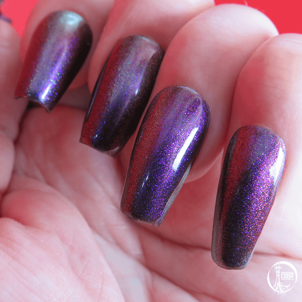 HEXEN THREAD - Violet Red Gold Multichrome Gold-Green Magnetic Nail Polish product image (4)