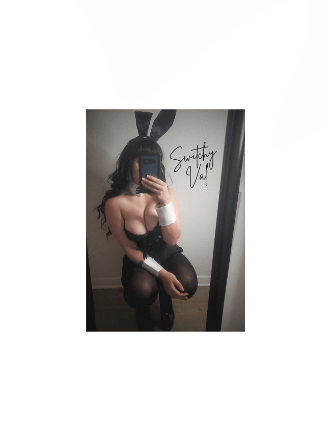 Goth Mamma Val Extras