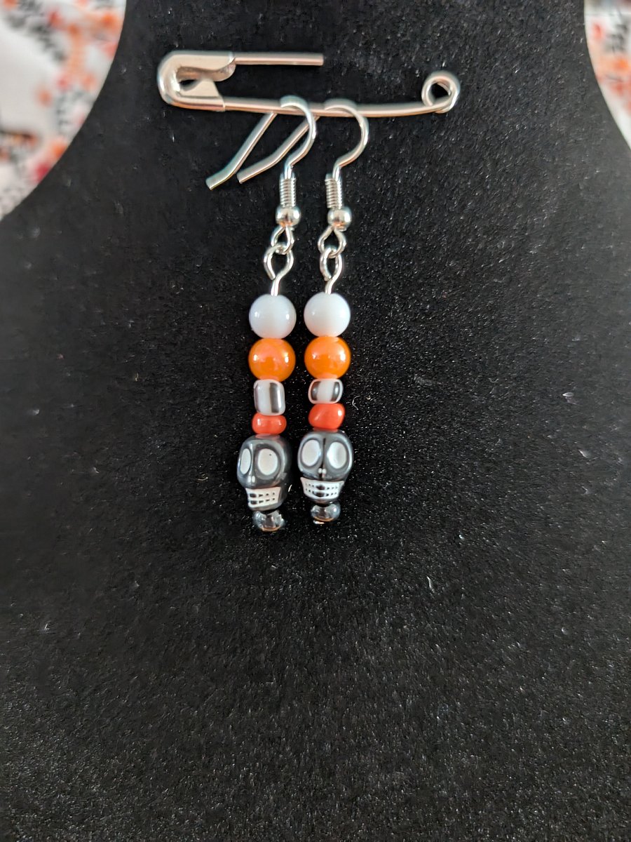 Halloween Skully Earrings! product image (2)
