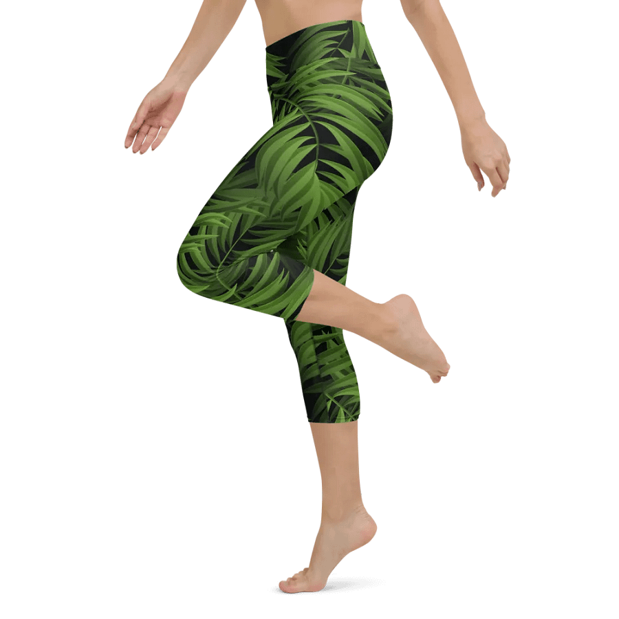 Tropical Palm Allure Capri Leggings product image (11)