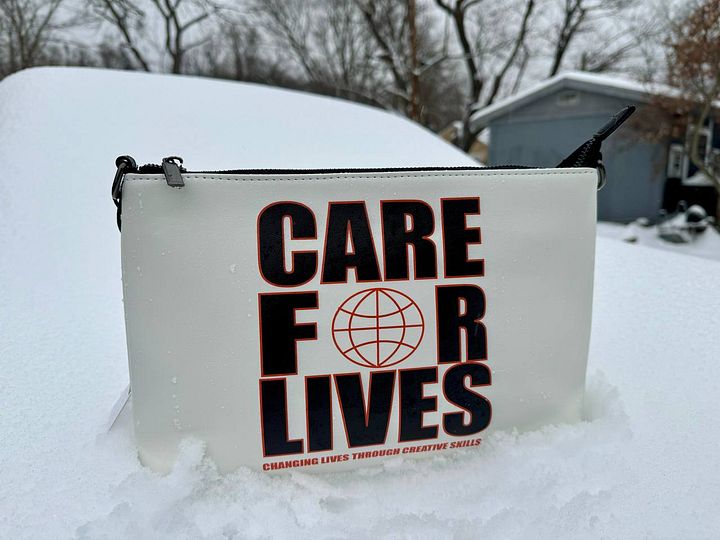 Care 4 Lives CrossBag product image (2)