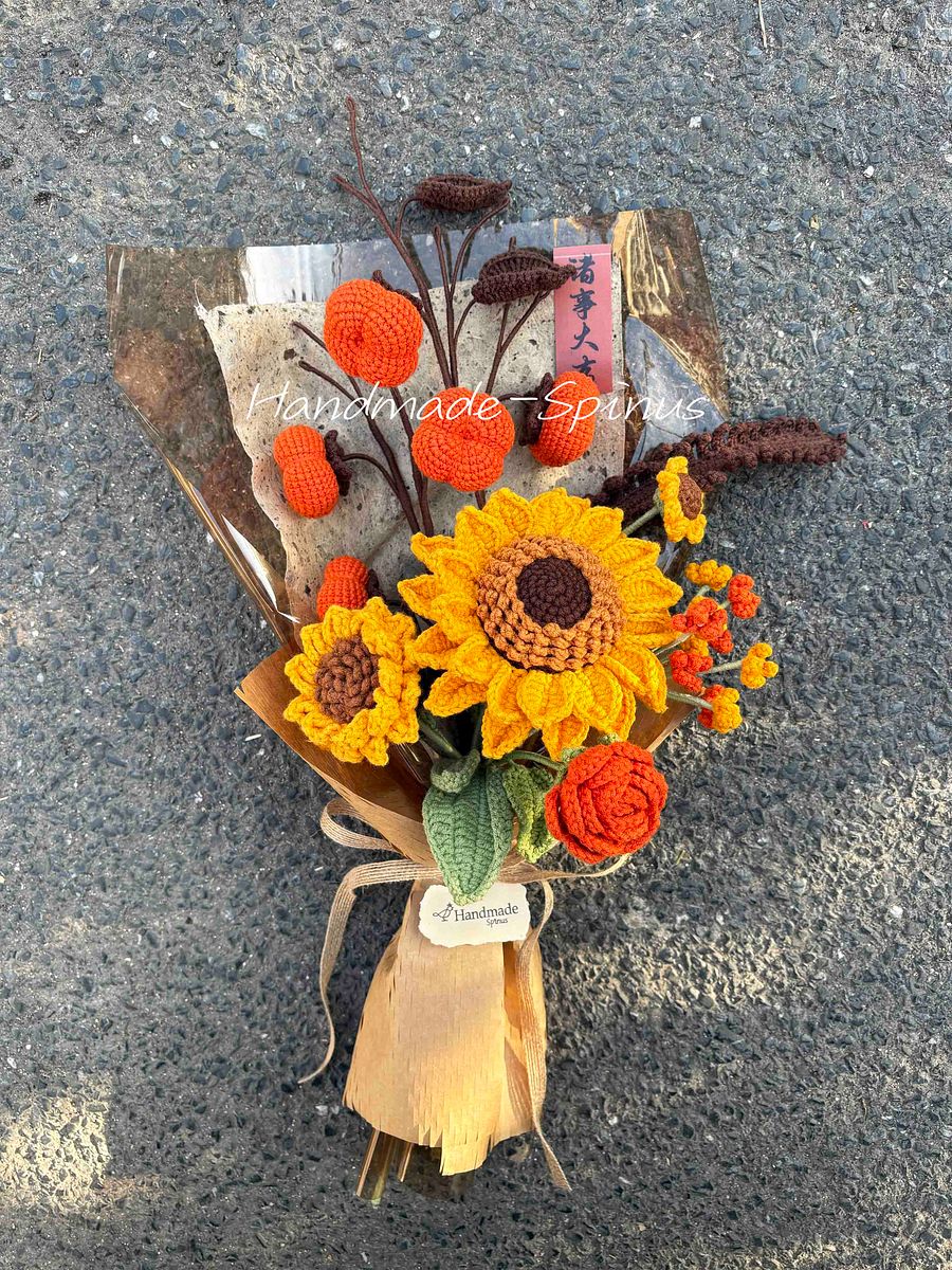 Sunshine Persimmon Rhythm Crochet Knit Bouquet product image (4)