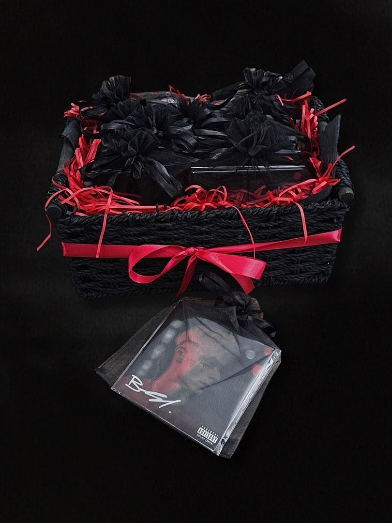 SIGNED CD 'I Think You Made Me Insane, My Debut EP. product image (2)