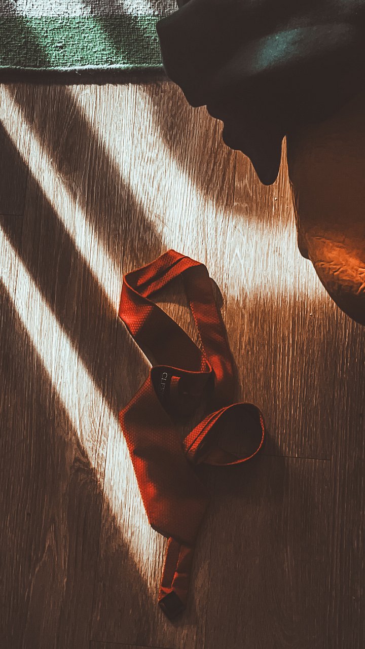 The Tie NFT product image (1)