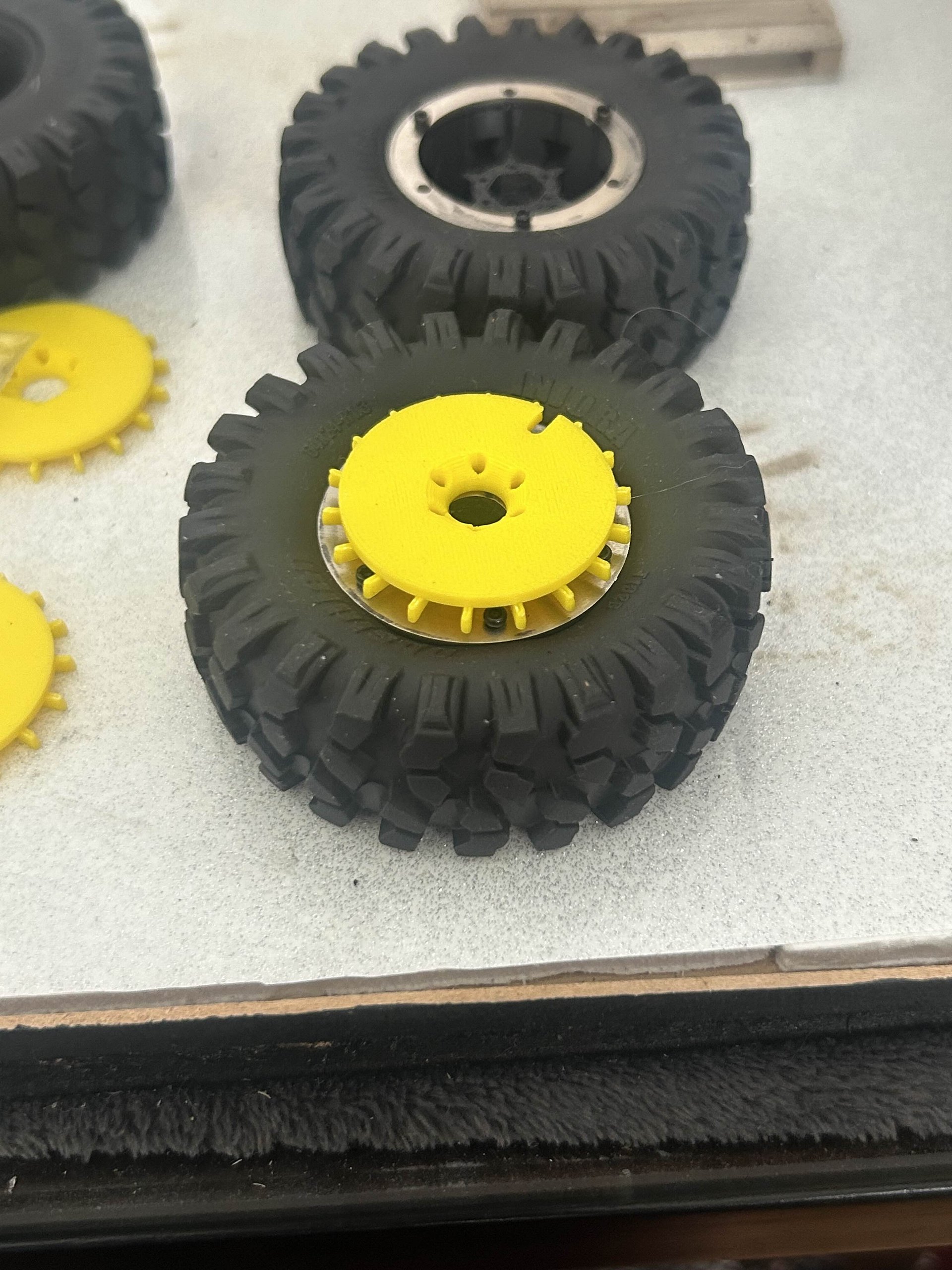 Coop 1.3 Wheels / Injora tires product image (4)