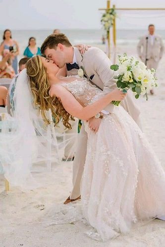 Marry your best friend ✅✅✅✅ 
#wedding #weddingdress #weddingmakeup #weddinghair #nikachuray #weddingdj #weddingphotography #t...