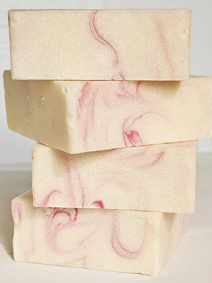 Divine - Grape and Apple product image (2)