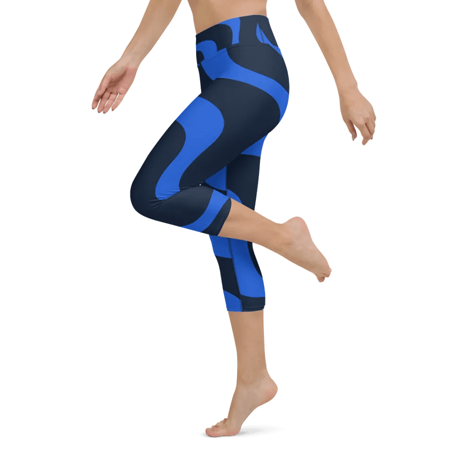 Ripple Effect Yoga Capri Leggings product image (11)