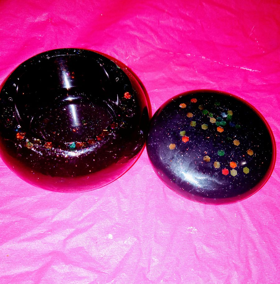 Heart-shaped Epoxy Resin Tealight Candle holders.... product image (4)