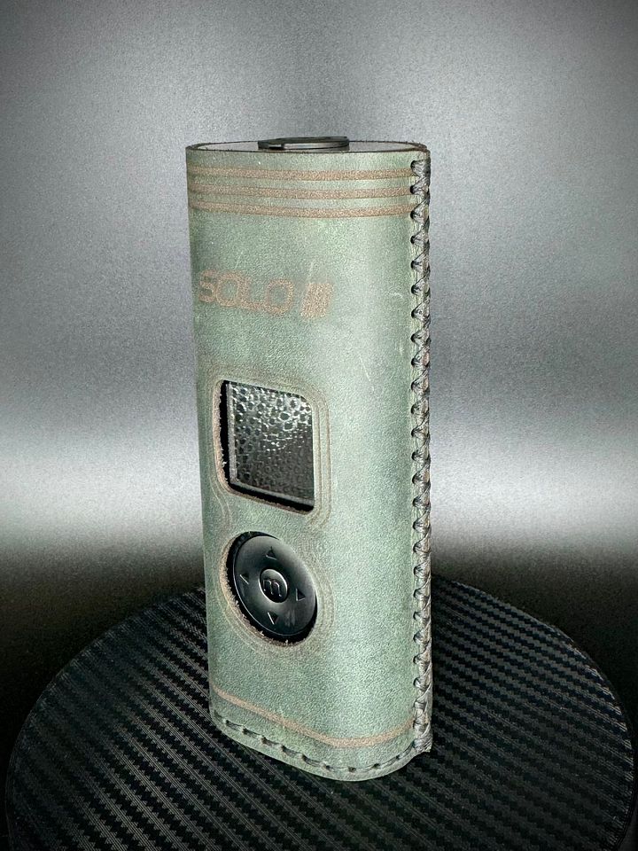 SedHed Leather case for Solo 3 - Dark Green product image (1)