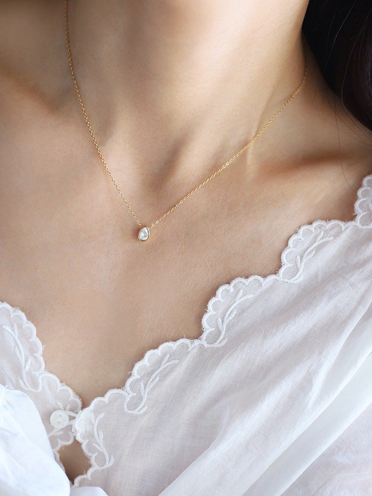 Pear-Shaped Water Drop Necklace | 18K Gold Plated product image (3)