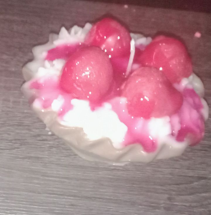 Mini Strawberry Creme Pie Dessert Candle product image (1)