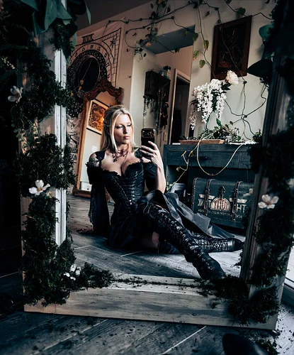 Writing dark romance while also creating gowns inspired by dark romance books… it’s amazing how the inspiration from one feed...