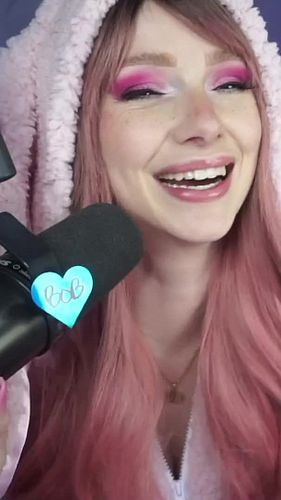 @gingrbredbeauty - #gingrbredbeauty on #Twitch | Manifesting the golden kappa