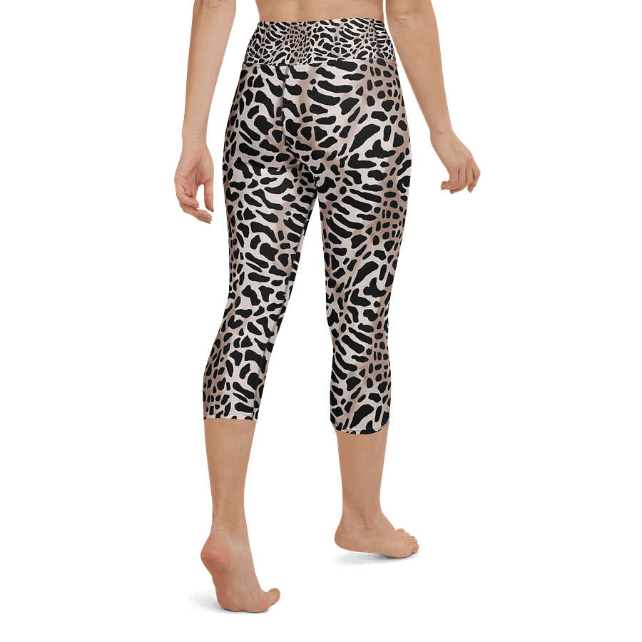 Café Giraffe Capri Leggings product image (3)