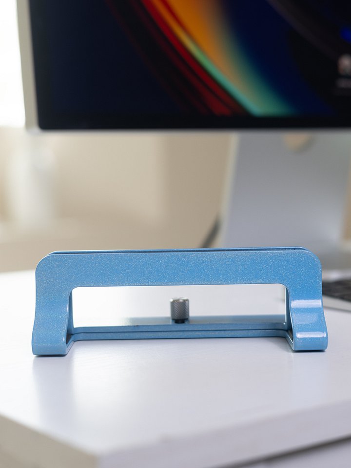 The Smurf Laptop Holder product image (1)