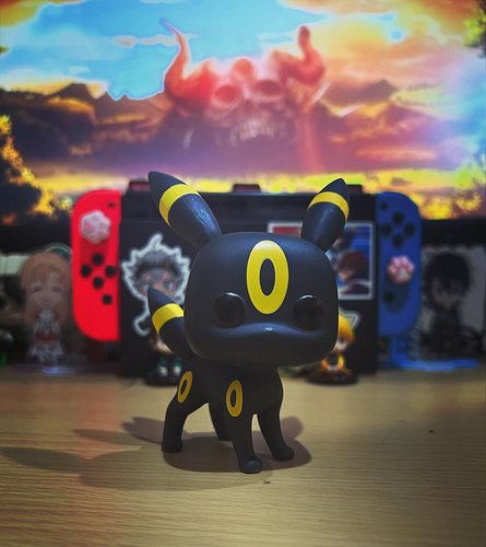 UMBREON’S FINALLY HERE!! The Dark-Type Eeveelution has finally come home! Now I have all the eeveelutions in my collectio! 🤩🖤...