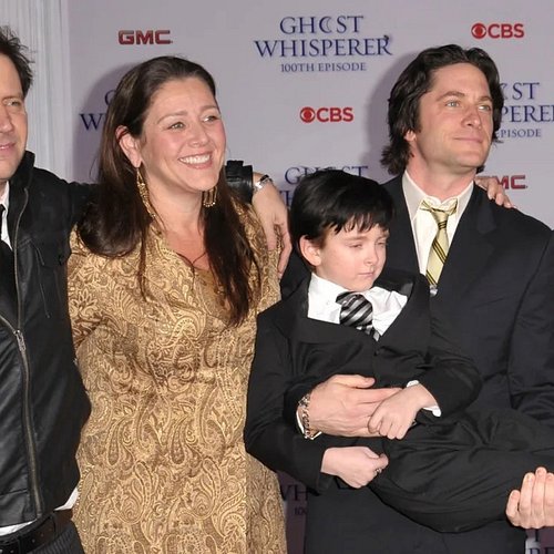 'Ghost Whisperer' Star Launching Spooky New True Crime Series - Parade

https://parade.com/news/ghost-whisperer-star-launchin...