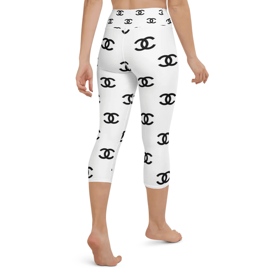 Interlock Chic Yoga Capri Leggings product image (2)