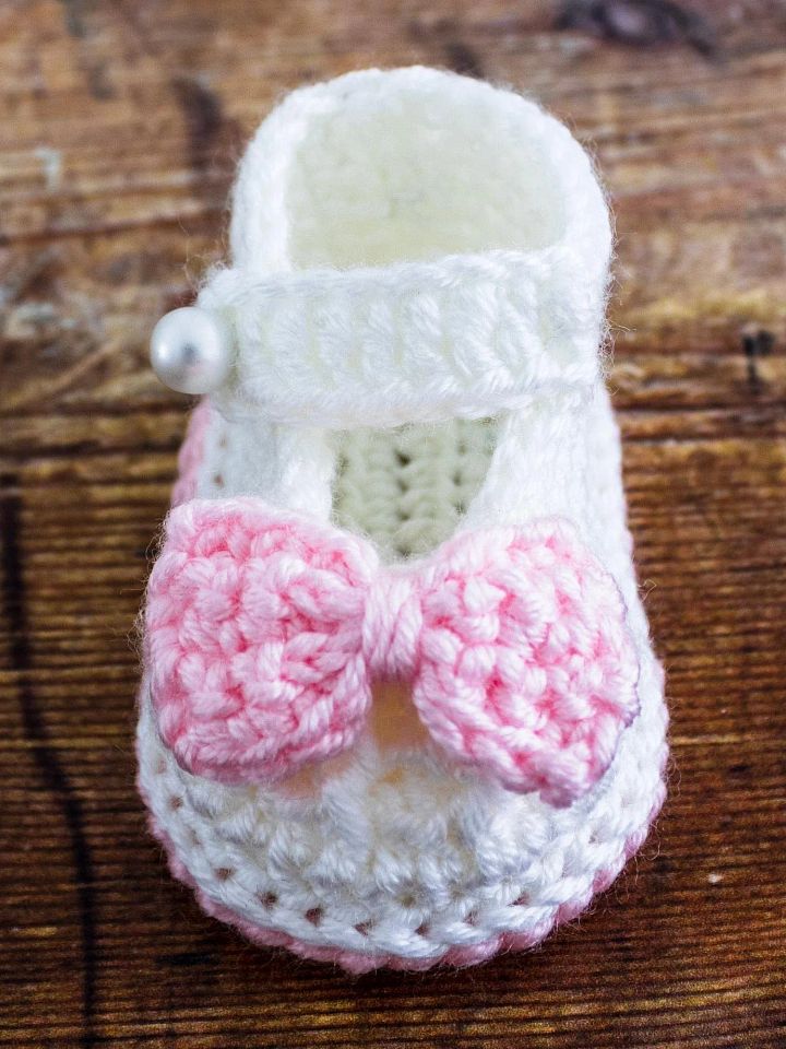 Crochet Pattern: Sweet Baby Shoes (with Bow) product image (1)