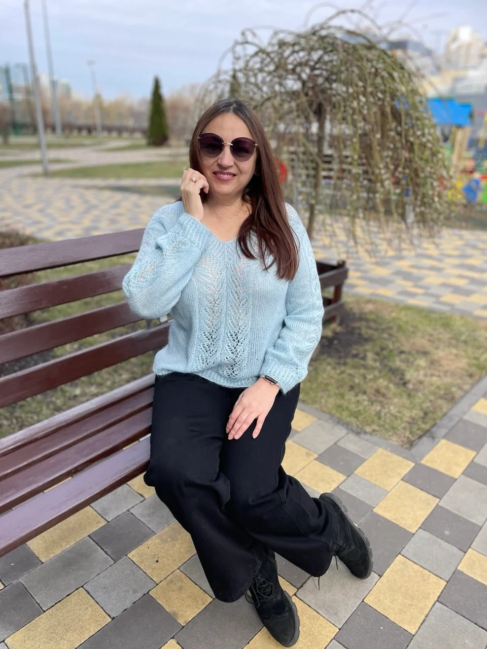 Мастер-класс pullover Diamond Модель имеет V-образный вырез горловины скачать в формате pdf.Язык: Украинский Русский product image (2)